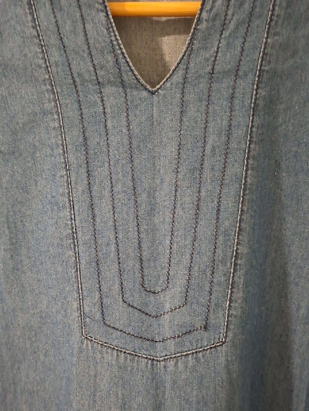 Bayo Blue Denim/Chambray Collarless Roll-tab Tunic Top with Pockets (Size S) - Picture 3 of 6